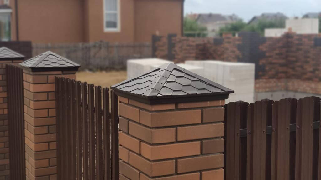 Колпак Zking Эверест Коричневый на столб 1.5х1.5 кирпича (390х390мм) в Мытищах фото